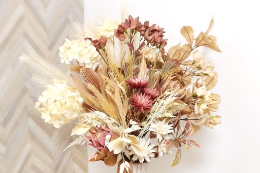 ラスト1点♡フラワーアレンジメント♡バレンタインツリー♡造花アレンジ♡ NEW！！【生花】クリスマス 卓上に置ける、Xmas ミニツリー