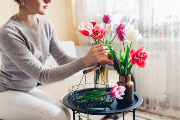花瓶を上手に使おう！簡単なのにおしゃれに見える花の飾り方